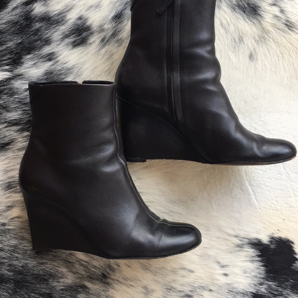 Gucci leather bootie.